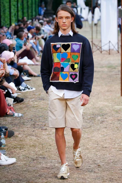 Look 8